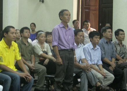 Sát nhân vụ “xác không đầu” biện bạch hành vi gây án - 2 Sát nhân vụ “xác không đầu” biện bạch hành vi gây án - 2
