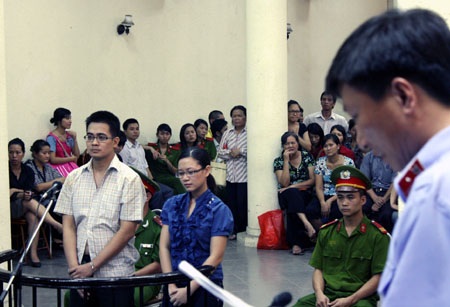 Cận cảnh phiên xử sát thủ vụ “xác không đầu” - 1 Cận cảnh phiên xử sát thủ vụ “xác không đầu” - 1