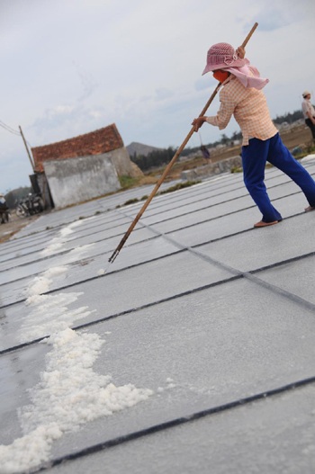 “Chát mặn” đời muối  - 4