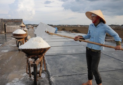 “Chát mặn” đời muối  - 6