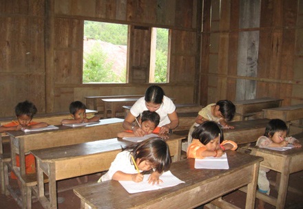 “Tiếng kẻng học bài” ở xã vùng cao Ch’ơm - 1 “Tiếng kẻng học bài” ở xã vùng cao Ch’ơm - 1
