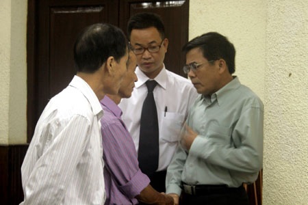 Sát nhân vụ “xác không đầu” biện bạch hành vi gây án - 5 Sát nhân vụ “xác không đầu” biện bạch hành vi gây án - 5