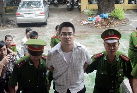 Sát nhân vụ “xác không đầu” biện bạch hành vi gây án - 3 Sát nhân vụ “xác không đầu” biện bạch hành vi gây án - 3