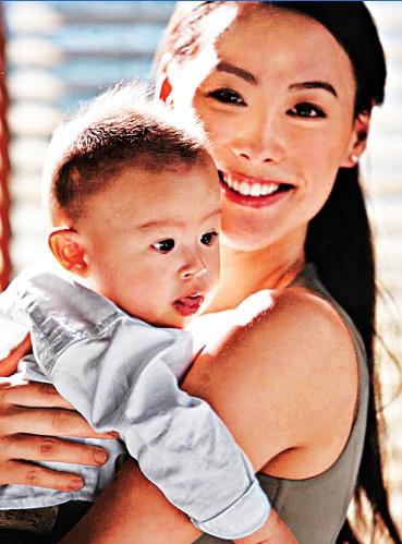 Lương Lạc Thi lại sinh đôi hai trai - 1 Lương Lạc Thi lại sinh đôi hai trai - 1