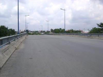 Khởi động lại cầu vượt Gò Dưa sau 5 năm bỏ hoang - 1