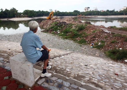 Hồ Bảy Mẫu “ngắc ngoải” trước mùa mưa - 6 Hồ Bảy Mẫu “ngắc ngoải” trước mùa mưa - 6