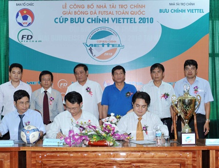 12 đội bóng tham dự giải Vô địch Futsal 2010 - 1 12 đội bóng tham dự giải Vô địch Futsal 2010 - 1
