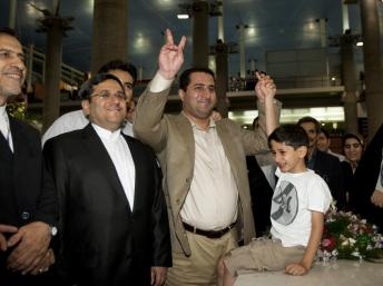 “Mỹ dùng 10 triệu USD ép tôi thành nhà khoa học hạt nhân Iran” - 1