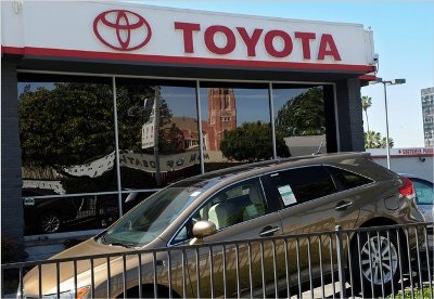 Toyota thừa nhận lỗi xe tăng tốc ngoài kiểm soát - 1 Toyota thừa nhận lỗi xe tăng tốc ngoài kiểm soát - 1