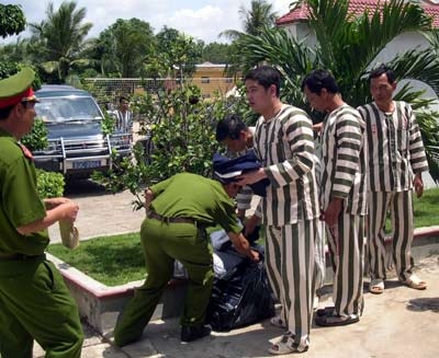 Nới khung đặc xá cho những dịp lễ lớn 2010 - 1 Nới khung đặc xá cho những dịp lễ lớn 2010 - 1