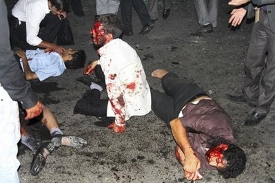 Đánh bom khủng bố rung chuyển Iran, 21 người thiệt mạng - 2