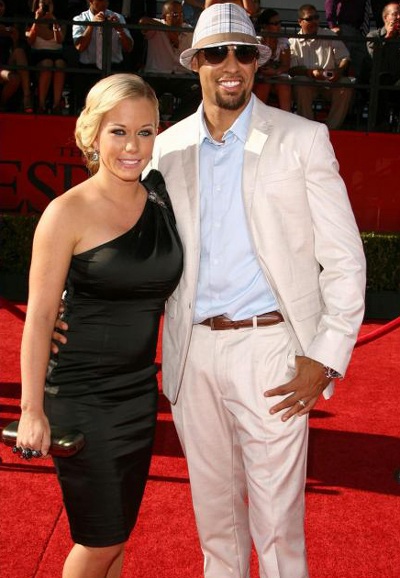 Người mẫu Playboy “ hé lộ” chuyện tình với bồ già - 2