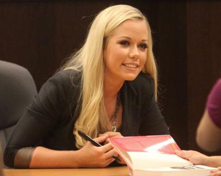 Người mẫu Playboy “ hé lộ” chuyện tình với bồ già - 4