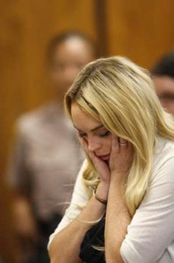 Lindsay Lohan lại đi cai nghiện - 3 Lindsay Lohan lại đi cai nghiện - 3