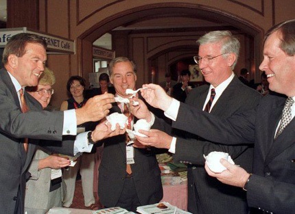 Chính trị gia cũng “nghiện” kem - 28