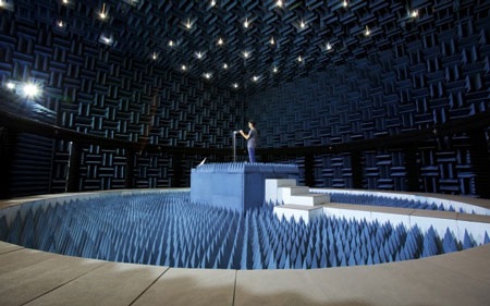 “Hé lộ” về phòng thí nghiệm ăng-ten cho iPhone - 1 “Hé lộ” về phòng thí nghiệm ăng-ten cho iPhone - 1