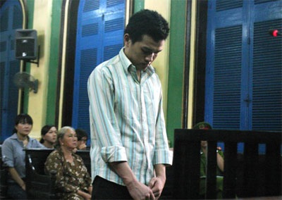 Nam sinh viên lĩnh án tử hình vì… giết cha - 1 Nam sinh viên lĩnh án tử hình vì… giết cha - 1