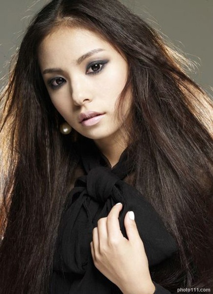 Min Hyo Rin khoe đường cong “bốc lửa” - 14