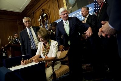 Chùm tin vắn qua ảnh - 2