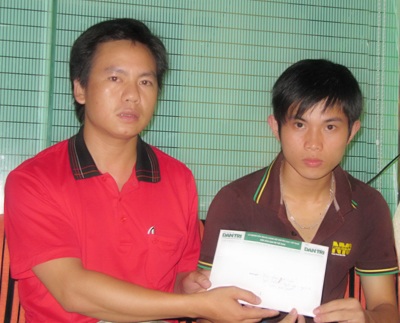 Quà bạn đọc đến với em Đinh Bạt Tuấn  - 1