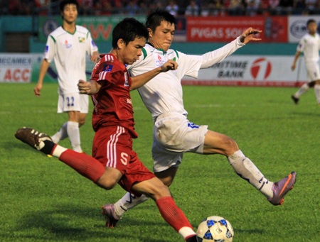 B. Bình Dương “ngược dòng” ngoạn mục - 2 B. Bình Dương “ngược dòng” ngoạn mục - 2