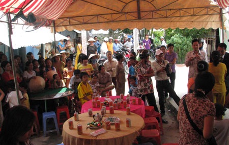 Nghẹn ngào ngày trở về của cô dâu Việt xấu số  - 8