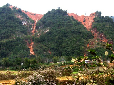 Núi đá “tật nguyền” - 5