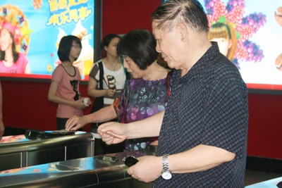 Đi tàu điện 1 ray ở Trùng Khánh - 2