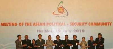 ASEAN cam kết thúc đẩy an ninh, hòa bình khu vực - 1