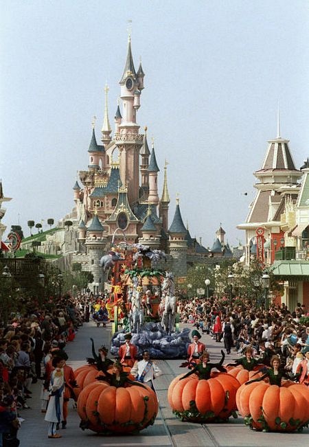 Khám phá các công viên Disneyland lừng danh thế giới - 8 Khám phá các công viên Disneyland lừng danh thế giới - 8