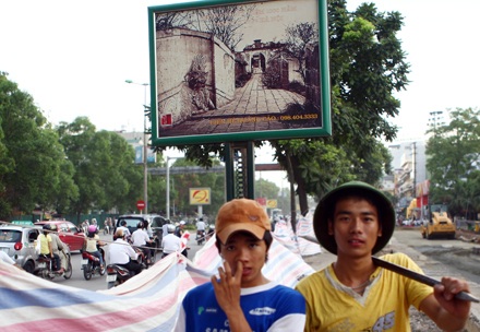 Hà Nội ngổn ngang và bụi bặm - 1