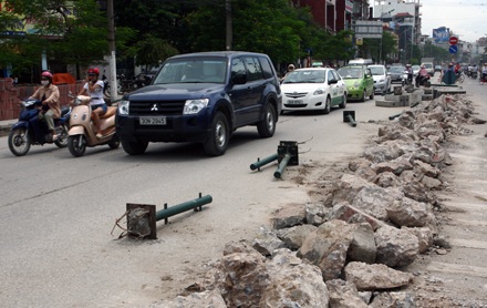 Hà Nội ngổn ngang và bụi bặm - 3