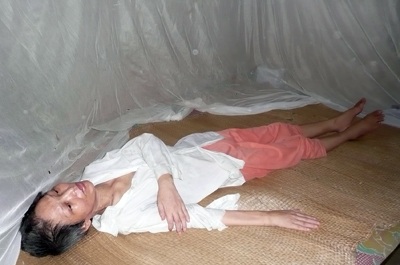 Người mẹ chỉ biết gọi con bằng nước mắt - 2