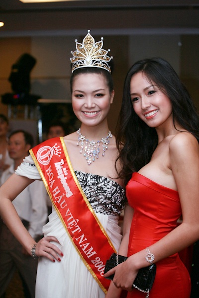 Thùy Dung nổi bật với vương miện Hoa hậu - 3 Thùy Dung nổi bật với vương miện Hoa hậu - 3
