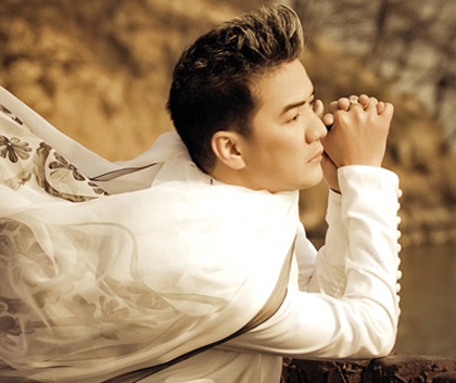 Ca sĩ Đàm Vĩnh Hưng bị “tấn công” tại Mỹ - 1 Ca sĩ Đàm Vĩnh Hưng bị “tấn công” tại Mỹ - 1