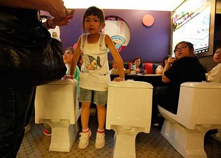 Đi ăn nhà hàng kiểu toilet - 10 Đi ăn nhà hàng kiểu toilet - 10
