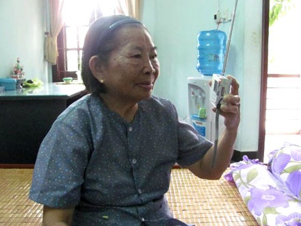 24 tuổi lấy chồng, 80 tuổi vẫn là… con gái - 1