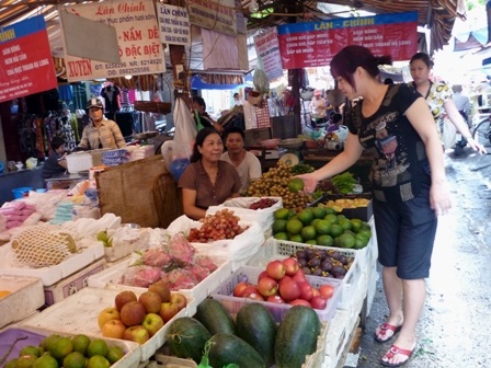 Giải tỏa chợ Hàng Bè, tiểu thương lo phải… ngồi chơi - 2