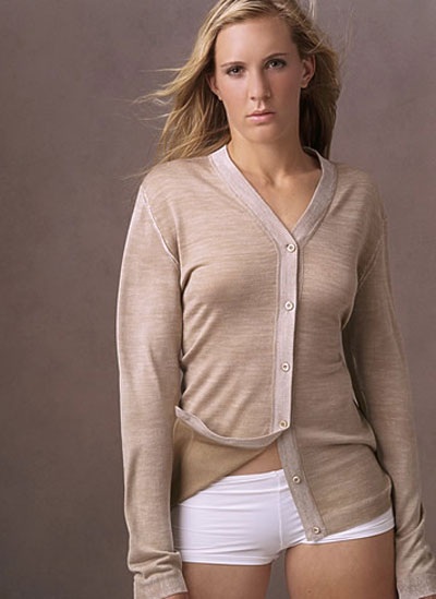 “Chân dài” Vaidisova lên xe hoa - 11