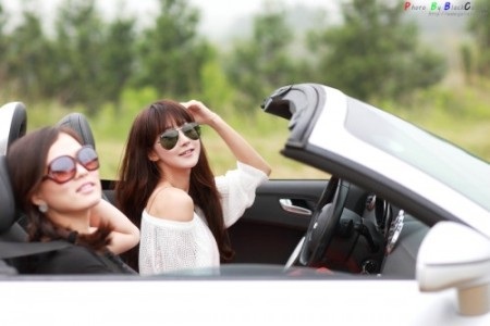 Kiều nữ và xe: Không hở vẫn quyến rũ! - 5 Kiều nữ và xe: Không hở vẫn quyến rũ! - 5