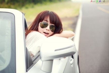 Kiều nữ và xe: Không hở vẫn quyến rũ! - 6 Kiều nữ và xe: Không hở vẫn quyến rũ! - 6