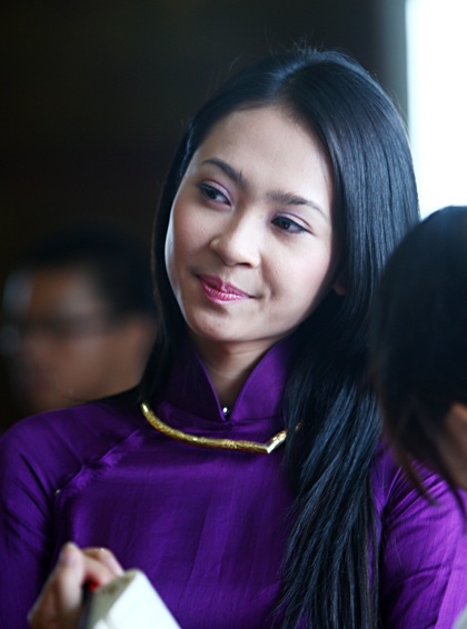 Người đẹp Đậu Hồng Phúc đưa em họ đi thi - 17 Người đẹp Đậu Hồng Phúc đưa em họ đi thi - 17