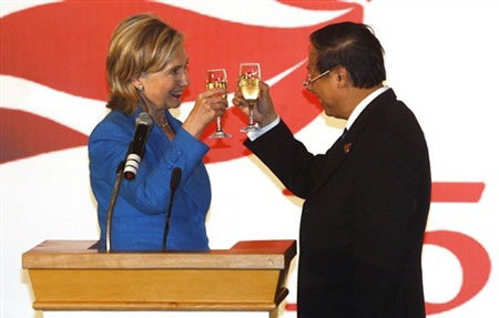 Ngoại trưởng Clinton: Mỹ là đối tác tích cực của ASEAN - 2 Ngoại trưởng Clinton: Mỹ là đối tác tích cực của ASEAN - 2
