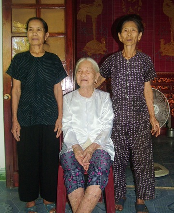 Mẹ Việt Nam anh hùng và hai nàng dâu goá bụa - 3