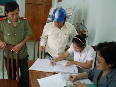 Cảm kích tấm lòng bạn đọc Dân trí bên giường bệnh bé Nhân Ái  - 3