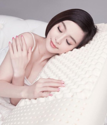 Phạm Băng Băng tạo dáng với… gối - 4