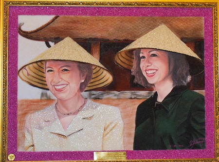 "Cơn sốt" đám cưới Chelsea Clinton lan tới Việt Nam - 2 "Cơn sốt" đám cưới Chelsea Clinton lan tới Việt Nam - 2