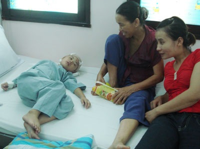 Cấy ốc tai điện tử: Hy vọng cho những bệnh nhân “vô phương cứu chữa” - 1 Cấy ốc tai điện tử: Hy vọng cho những bệnh nhân “vô phương cứu chữa” - 1