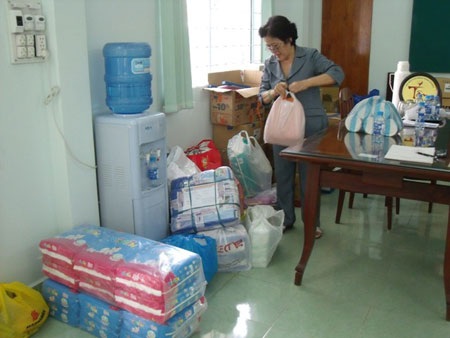 Cảm kích tấm lòng bạn đọc Dân trí bên giường bệnh bé Nhân Ái  - 2