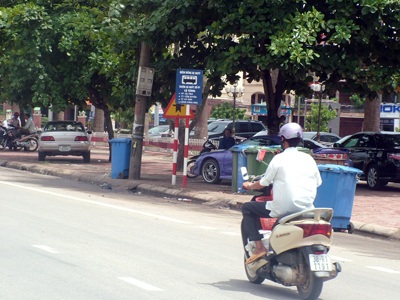 Tạm thoát cảnh kinh hoàng vì bị rác thải “tấn công” - 4 Tạm thoát cảnh kinh hoàng vì bị rác thải “tấn công” - 4